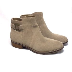Franco Fortini Brayden low heel ankle boot.